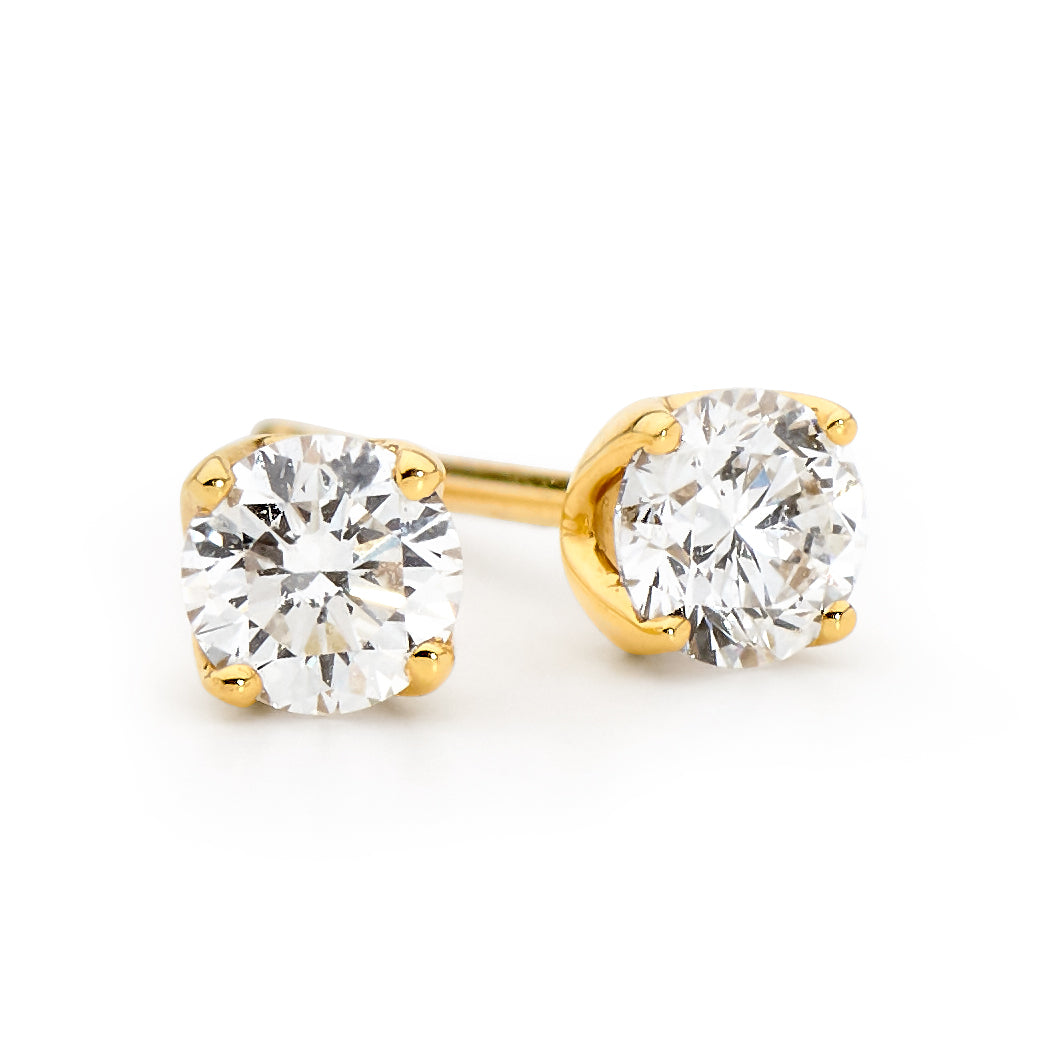 Classic Four Claw Diamond Ear Studs